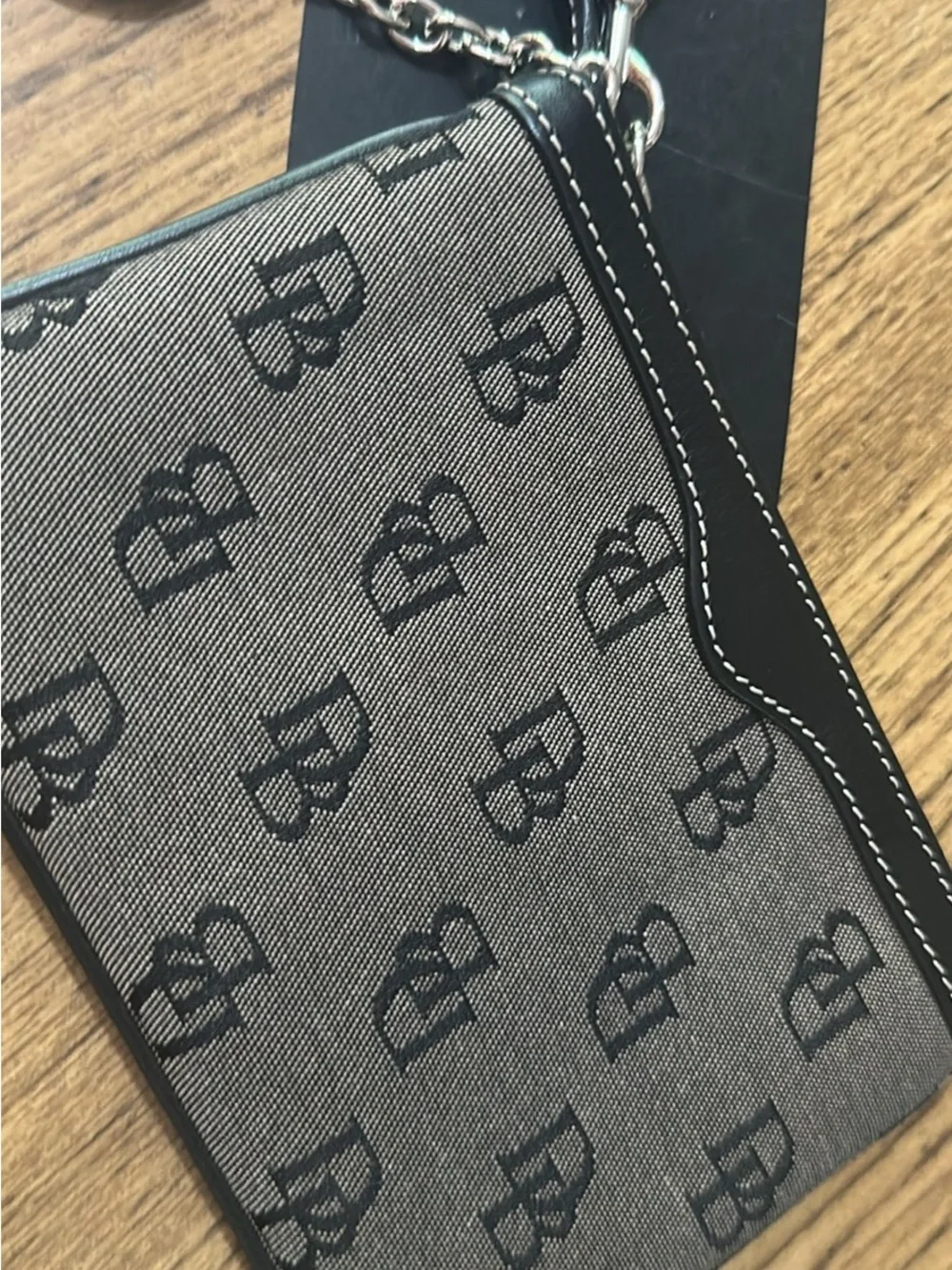 Vintage Dooney and Bourke wristlet with key chain